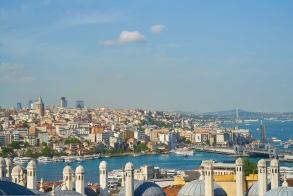 В пакетные туры за рубеж по итогам 2025 года отправятся 8 млн россиян 