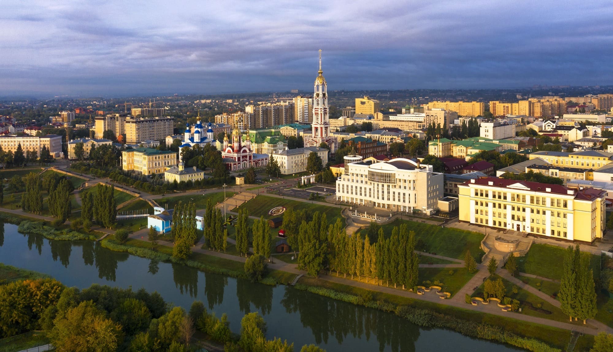 Число турпоездок по России в 2025 г стремится к рекордным 97 млн